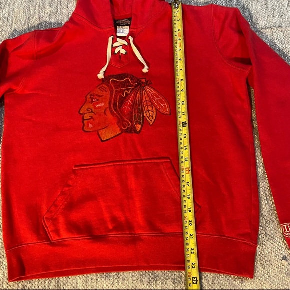 COPY - Blackhawks Old Time Hockey Red Hoodie Size XL youth boys - Picture 4 of 9